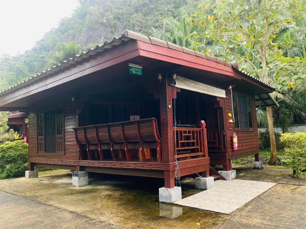 Phuphayot Resort Trang Exterior foto