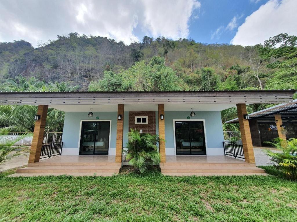 Phuphayot Resort Trang Exterior foto