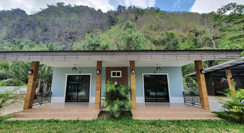 Phuphayot Resort Trang Exterior foto