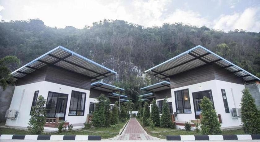 Phuphayot Resort Trang Exterior foto