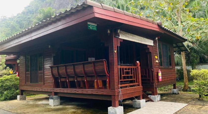 Phuphayot Resort Trang Exterior foto