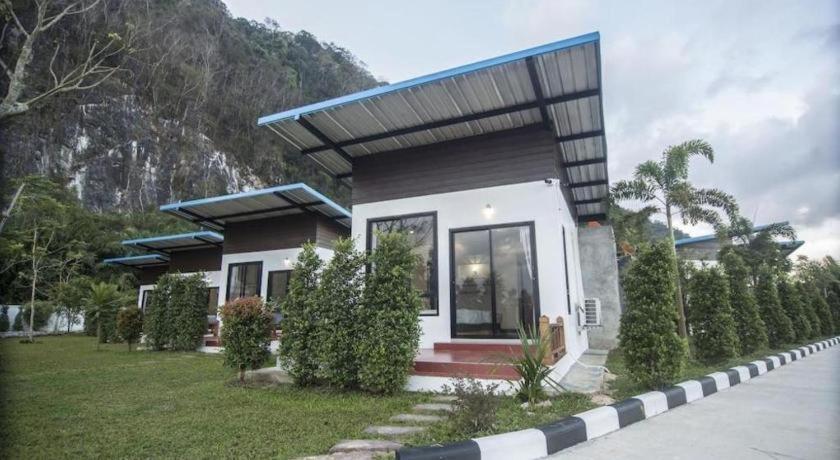 Phuphayot Resort Trang Exterior foto